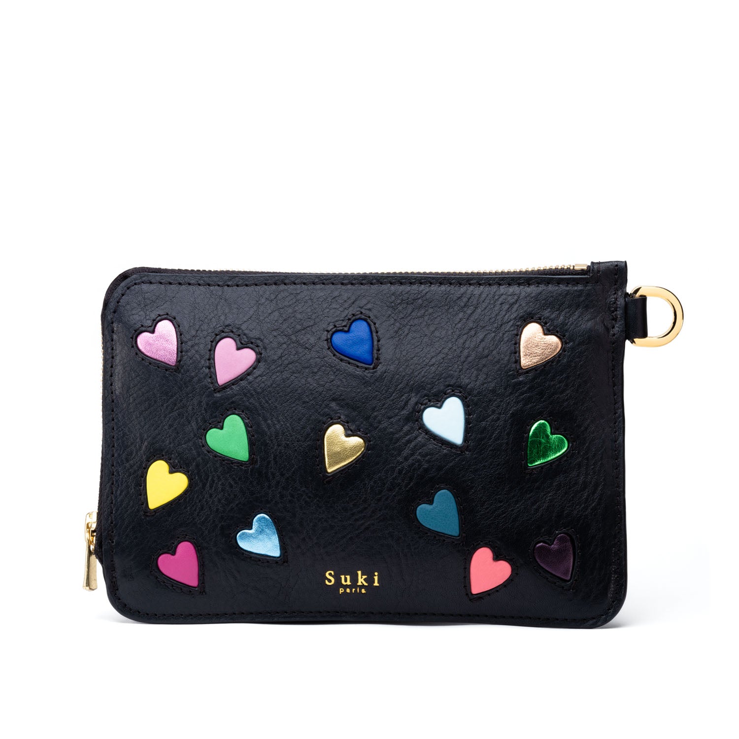 Atelier de maroquinerie à Paris. Pochette en cuir made in France. Accessoire de mode unique pour les coeurs addicts. Petite maroquinerie Sac pochette de fabrication française, maroquinerie artisanale confectionnées en série limitée. Savoir-faire français, créateur parisien pour une mode engagée. Maroquinerie personnalisable. Boutique créateur à Paris.