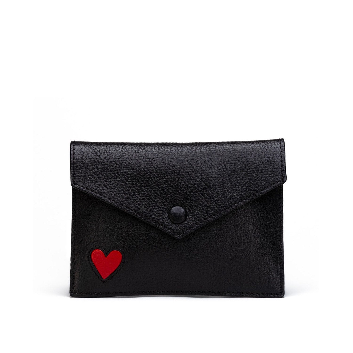 Découvrez notre gamme de pochettes passeport en cuir tanné végétal, confectionnées avec expertise à la main dans notre atelier. Chaque pièce est rehaussée d'une marqueterie artisanale, ajoutant une touche d'élégance et de raffinement à votre accessoire de voyage. Explorez notre approche éthique de l'artisanat, où chaque détail est minutieusement pensé pour fusionner qualité, esthétique et fonctionnalité, pour une expérience de voyage haut de gamme et responsable.
