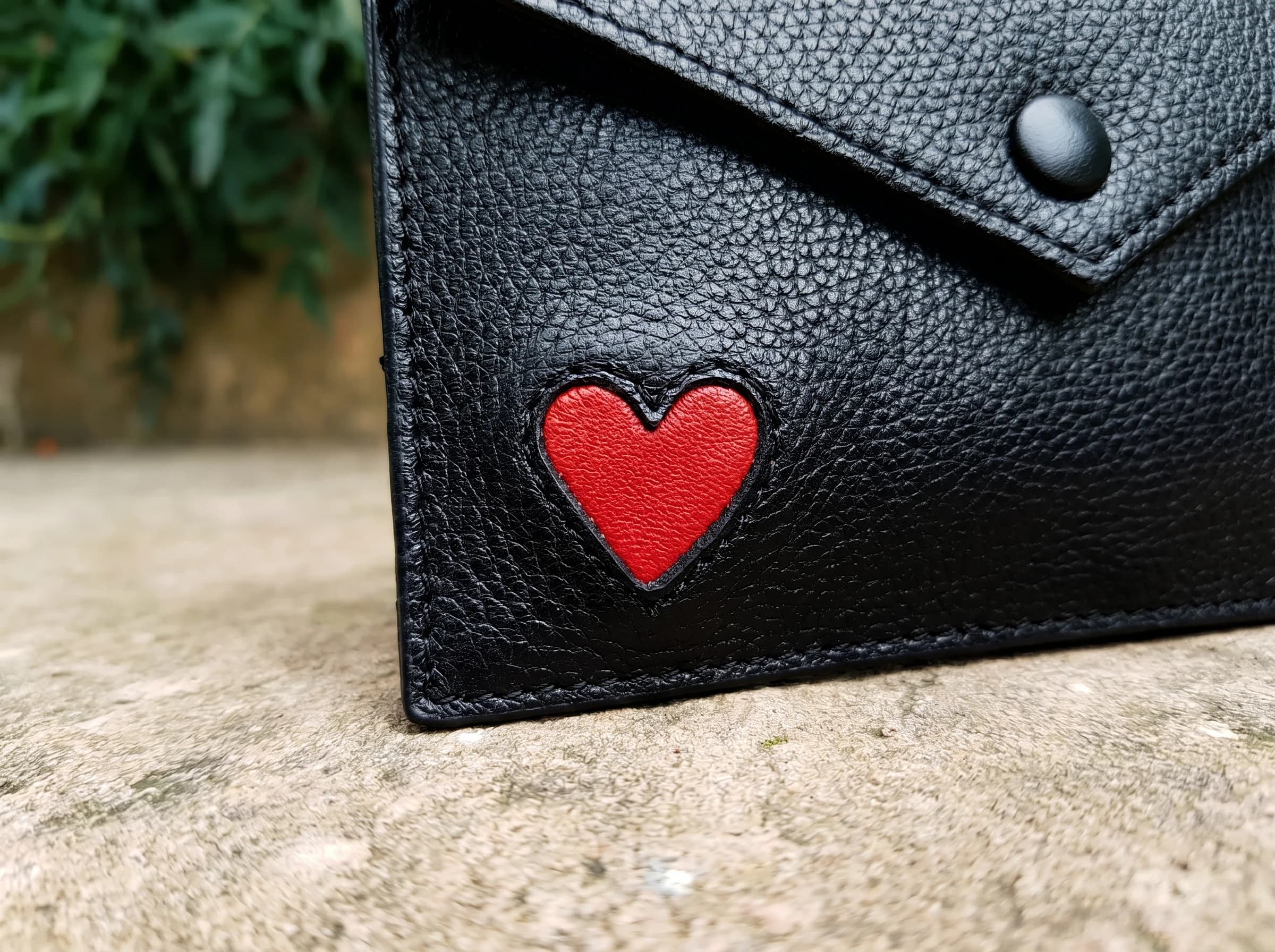 Pochette passeport Dream Suki Paris, vue éditoriale 6 coloris