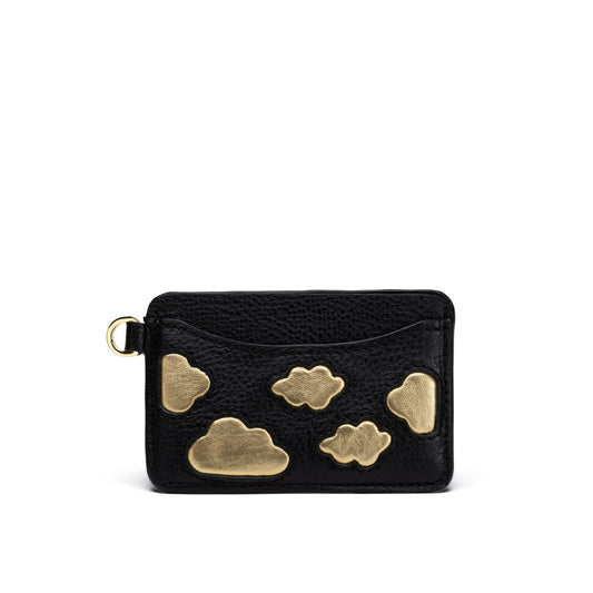 Découvrez notre gamme de maroquinerie artisanale, confectionnée avec soin à Paris. Ce porte-carte en cuir végétal est orné d'une marqueterie réalisée à la main. Notre mode s'inspire de la poésie et de l'éco-responsabilité, pour vous offrir des pièces uniques et durables. Personnalisation disponible sur demande pour une touche encore plus personnelle.